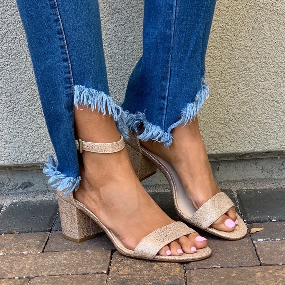 NIB Gold Genuine Leather Kitten Block Heel Sandal - Picture 5 of 6